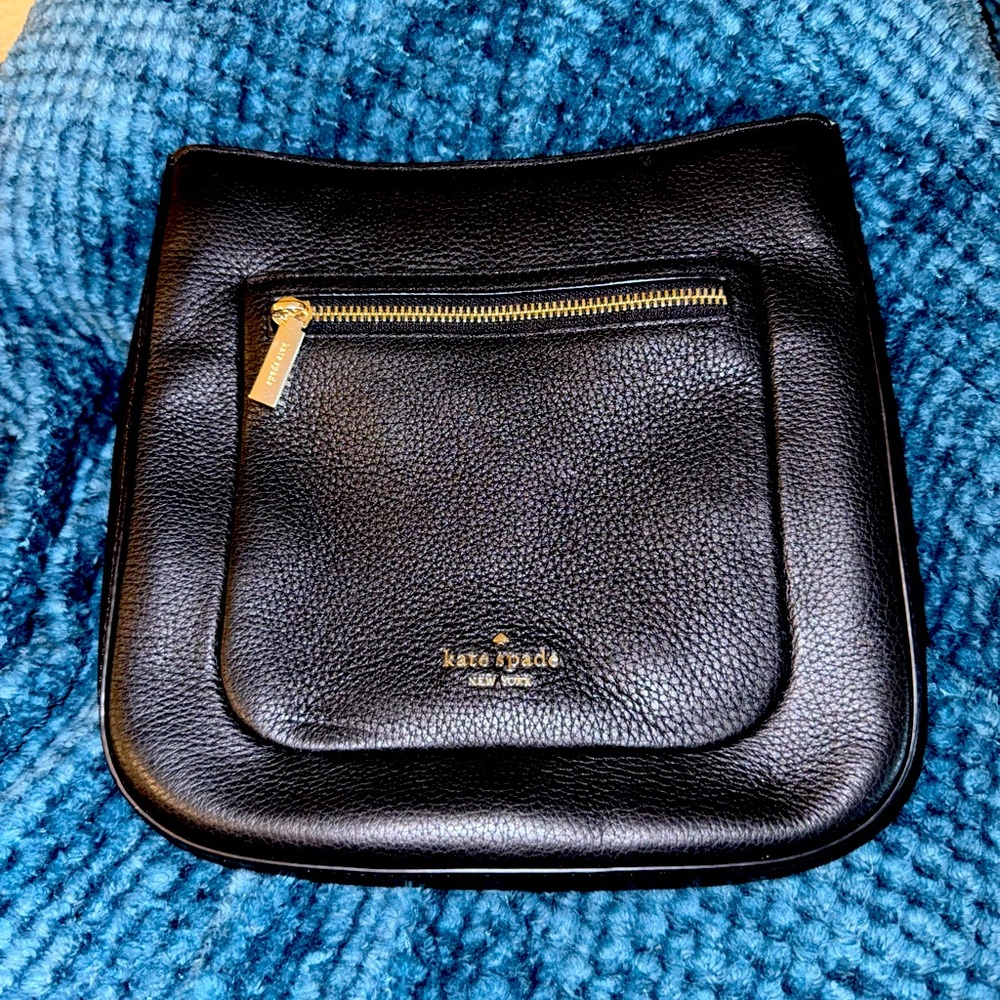 Authentic Kate Spade Crossbody bag – excellent condition.
